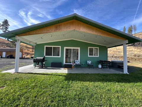 Tiny photo for 24826 S Hwy 395, Canyon City, OR 97820 (MLS # 220212435)