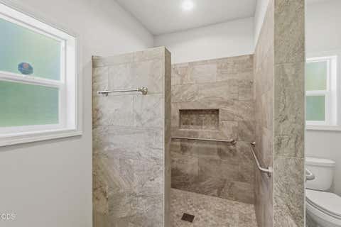 Tiny photo for 235 Glenoak Lane, Grants Pass, OR 97526 (MLS # 220222992)