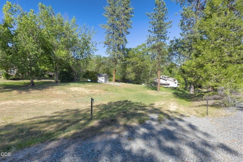 Tiny photo for 235 Glenoak Lane, Grants Pass, OR 97526 (MLS # 220222992)