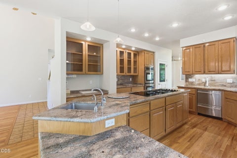 Tiny photo for 235 Glenoak Lane, Grants Pass, OR 97526 (MLS # 220222992)