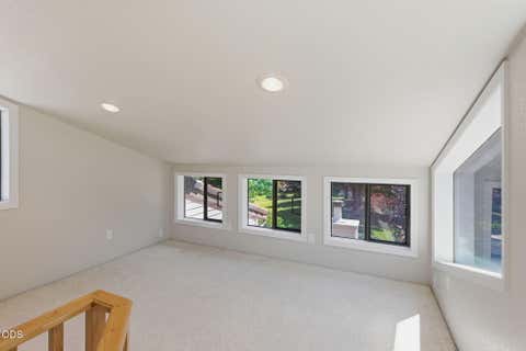 Tiny photo for 235 Glenoak Lane, Grants Pass, OR 97526 (MLS # 220222992)
