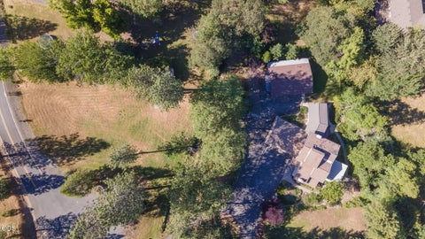 Tiny photo for 235 Glenoak Lane, Grants Pass, OR 97526 (MLS # 220222992)