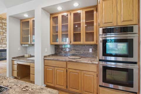 Tiny photo for 235 Glenoak Lane, Grants Pass, OR 97526 (MLS # 220222992)
