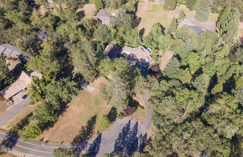 Tiny photo for 235 Glenoak Lane, Grants Pass, OR 97526 (MLS # 220222992)