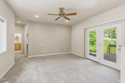 Tiny photo for 235 Glenoak Lane, Grants Pass, OR 97526 (MLS # 220222992)