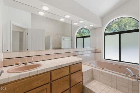 Tiny photo for 235 Glenoak Lane, Grants Pass, OR 97526 (MLS # 220222992)