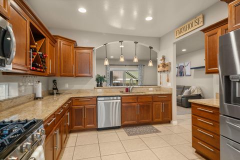 Tiny photo for 113 Skyler Lane, Phoenix, OR 97535 (MLS # 220216969)