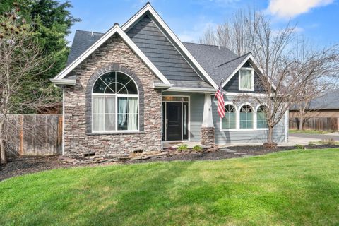 Photo of 113 Skyler Lane, Phoenix, OR 97535 (MLS # 220216969)