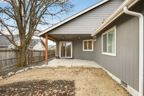 Tiny photo for 1870 SW Mistybrook Drive, Grants Pass, OR 97527 (MLS # 220212539)