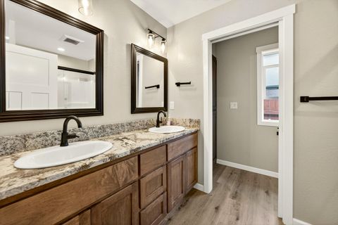 Tiny photo for 1870 SW Mistybrook Drive, Grants Pass, OR 97527 (MLS # 220212539)