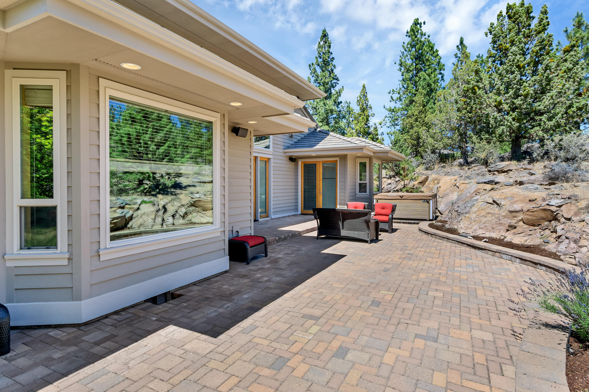 Skyliner Summit - Residential