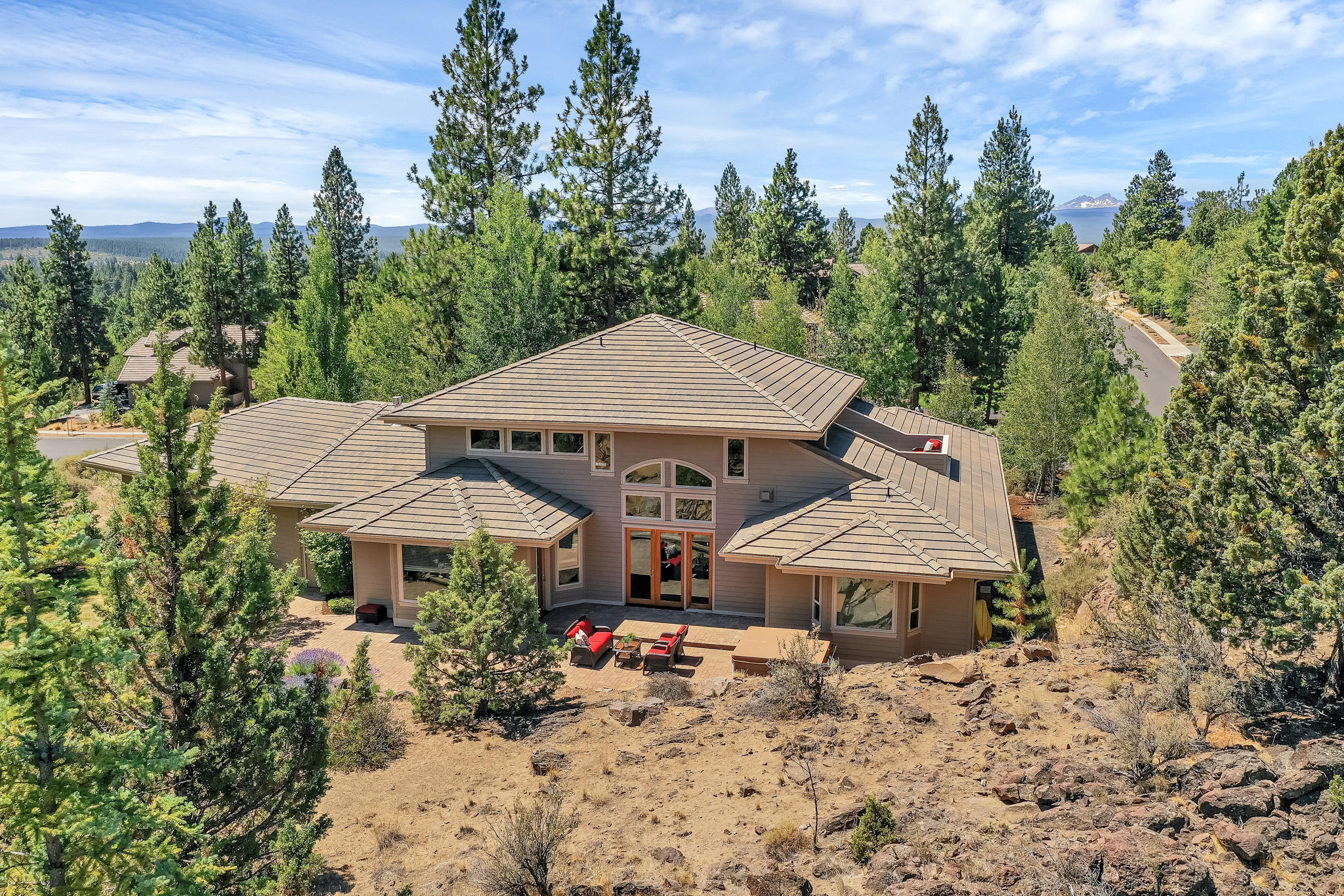 Skyliner Summit - Residential