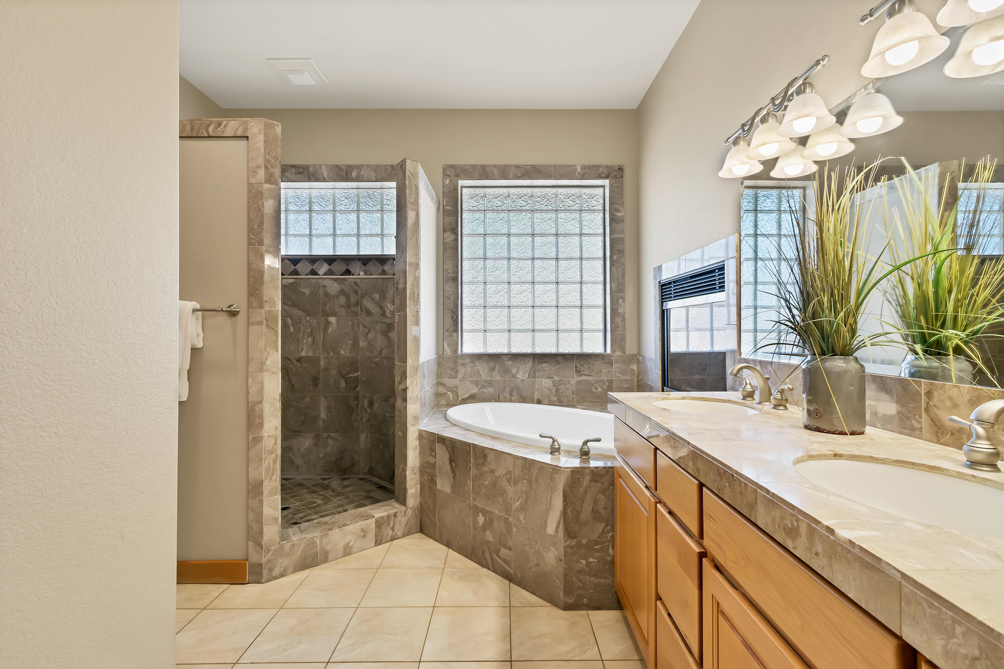 Skyliner Summit - Residential