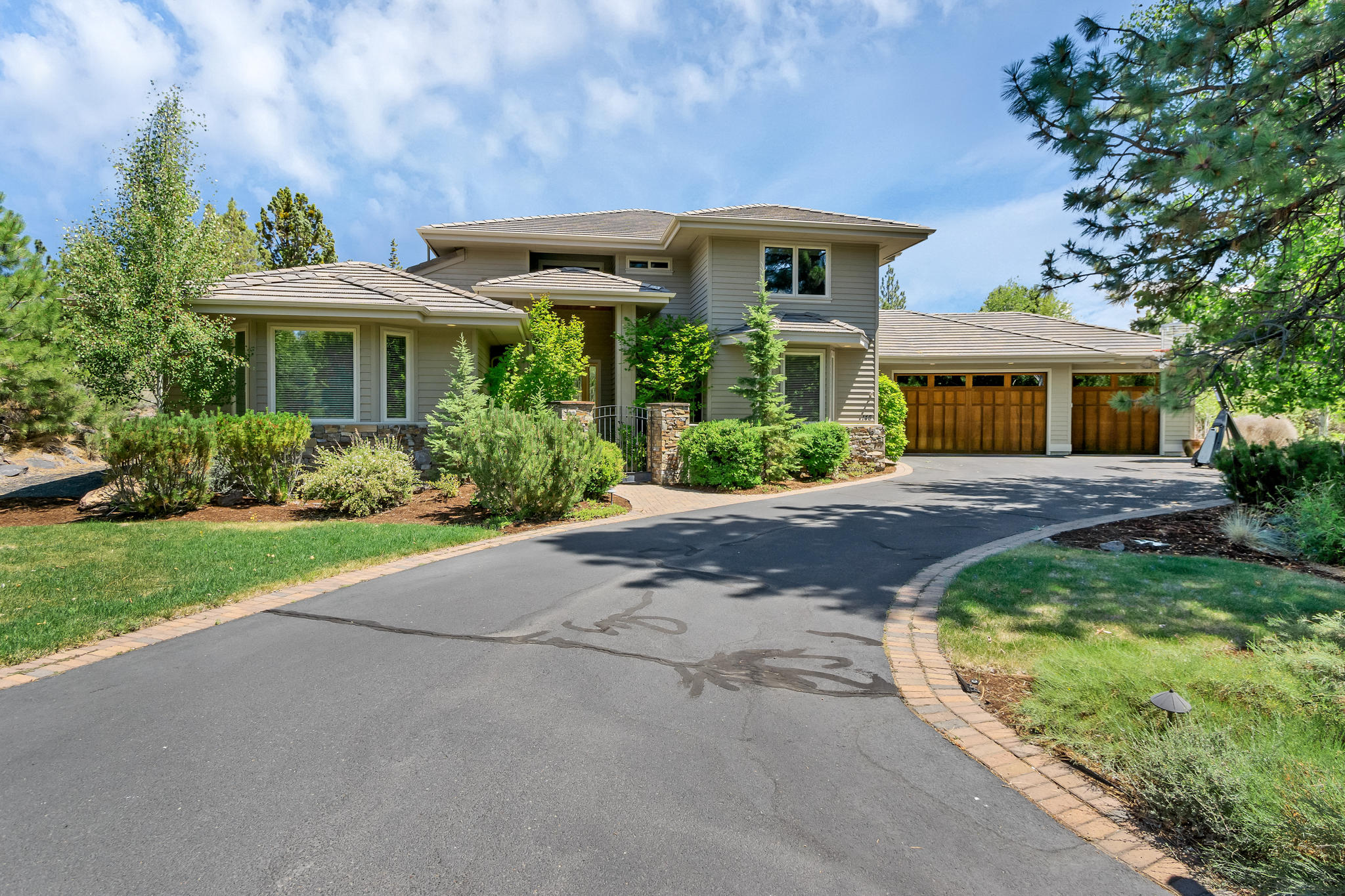 Skyliner Summit - Residential