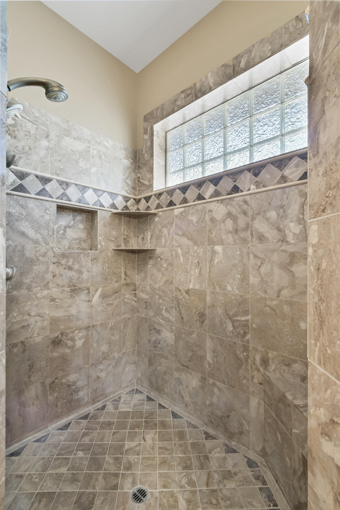 Skyliner Summit - Residential