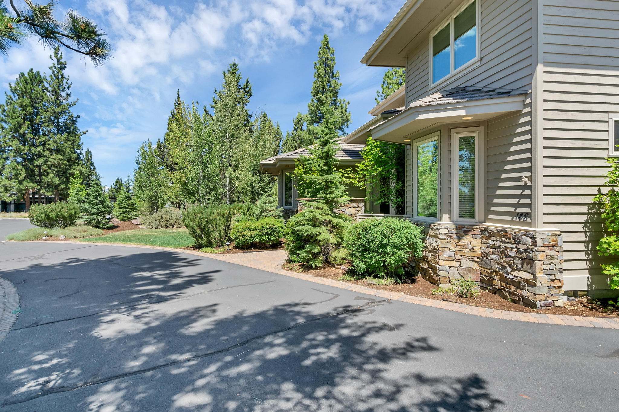 Skyliner Summit - Residential