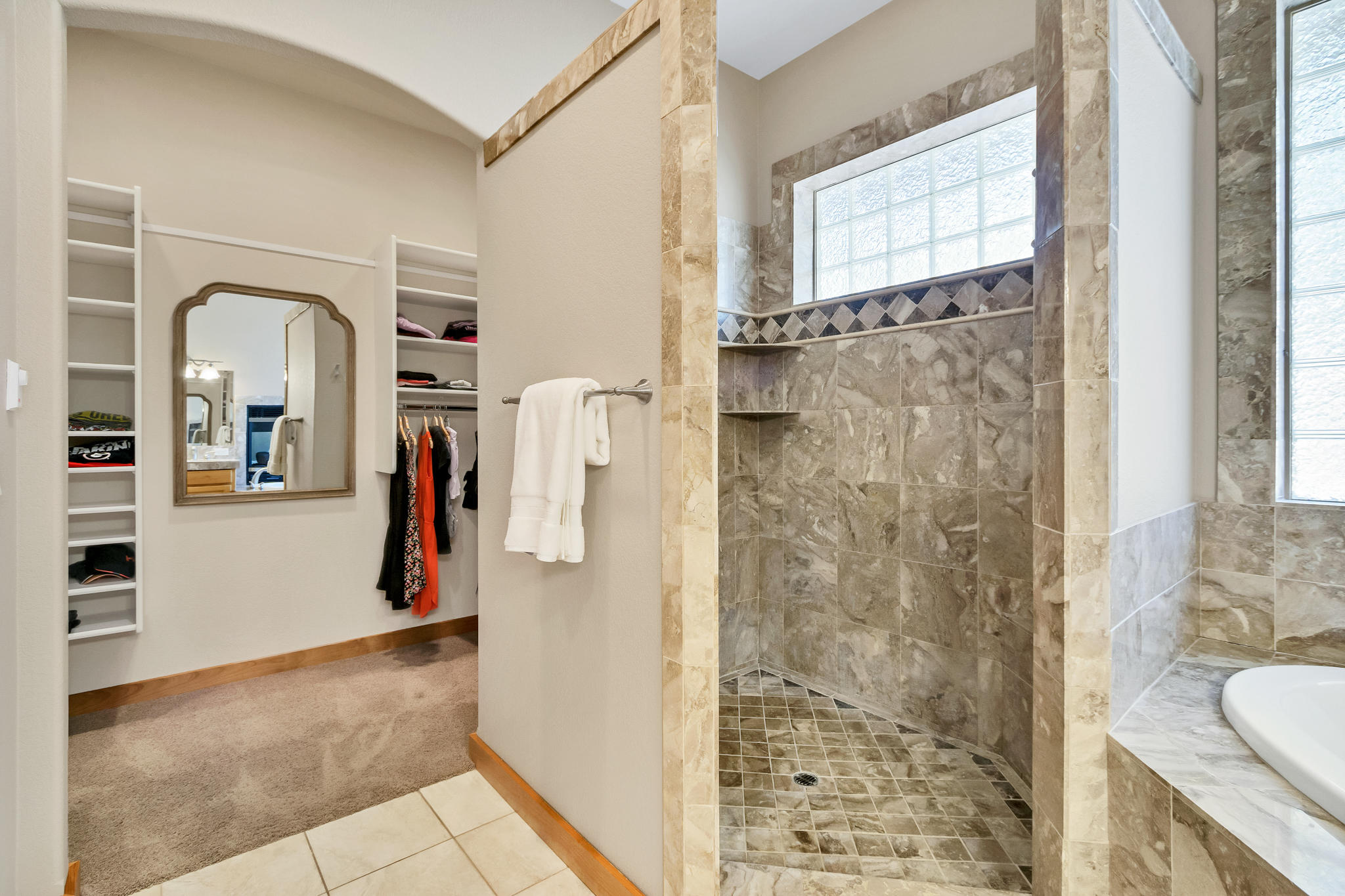 Skyliner Summit - Residential