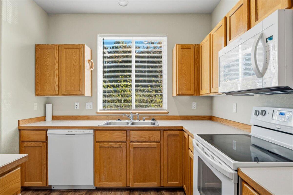 1085 Golden Pheasant Drive