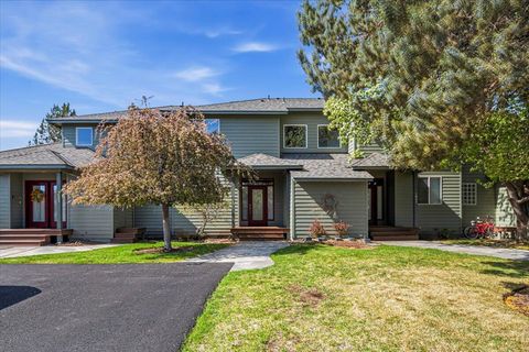 Photo of 1085 Golden Pheasant Drive, Redmond, OR 97756 (MLS # 220219668)