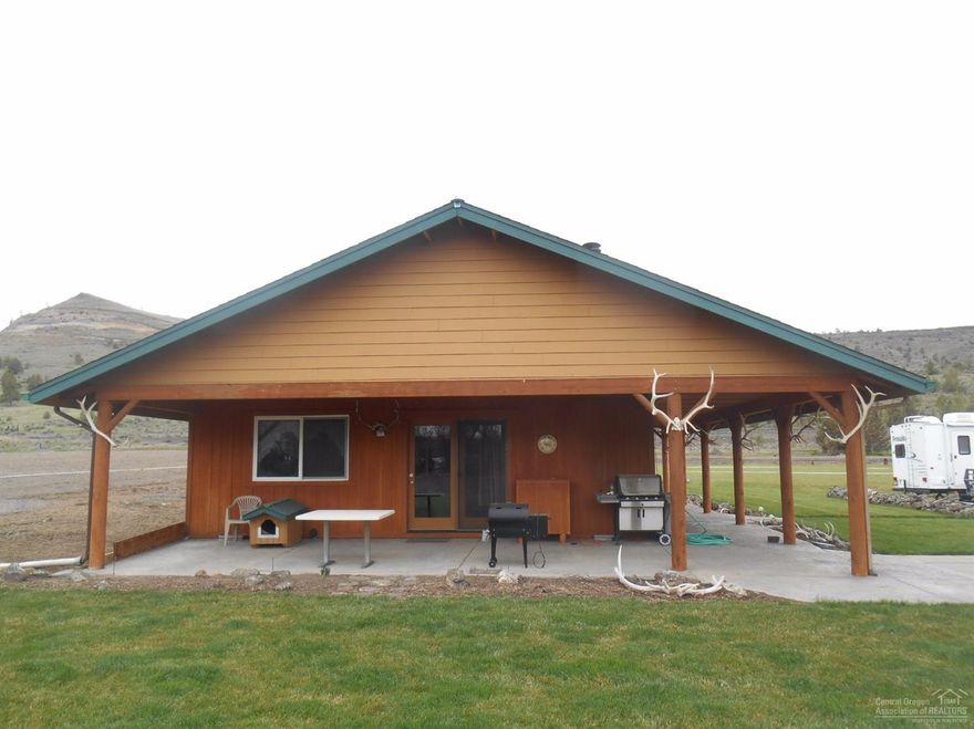 Do you want a nice private home in the small quite hamlet of Gateway Oregon. Nice newer home with a man's 1800 SF shop, You could have the greatest garden with the deep, rich soil here. All in all this is a prime rated property.