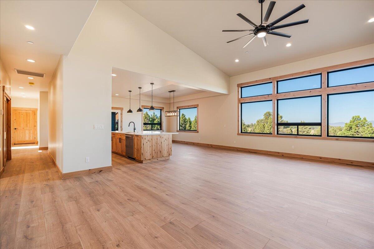 Mountain Ridge Est. - Residential