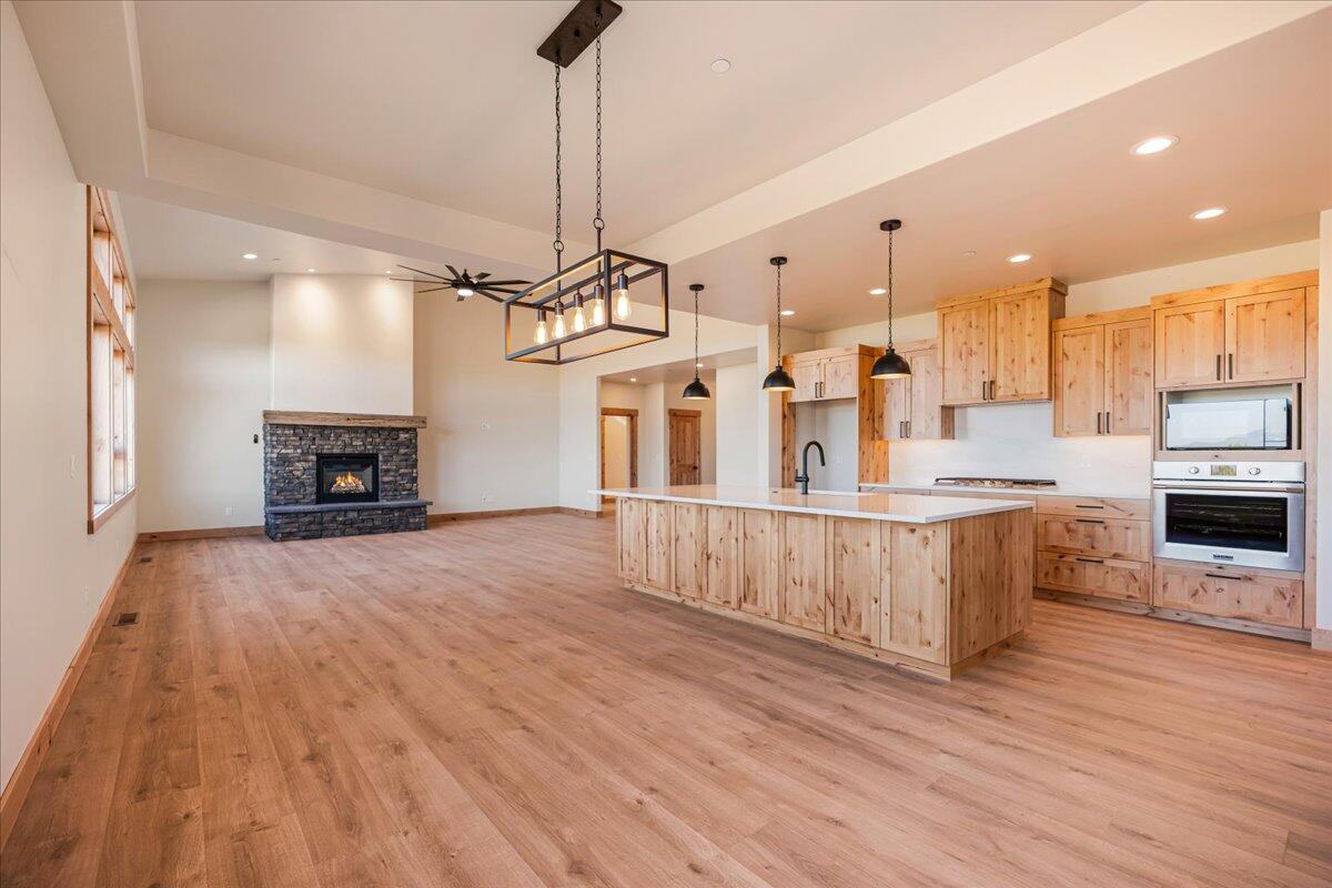 Mountain Ridge Est. - Residential