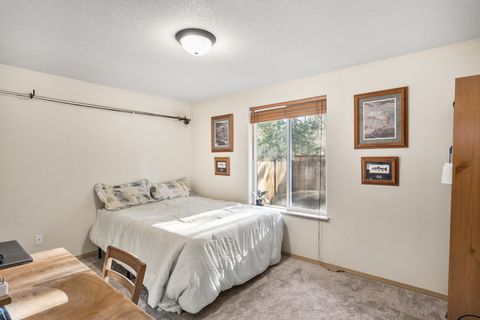 Tiny photo for 18870 Tuscarora Lane, Bend, OR 97702 (MLS # 220213369)