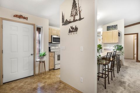 Tiny photo for 18870 Tuscarora Lane, Bend, OR 97702 (MLS # 220213369)