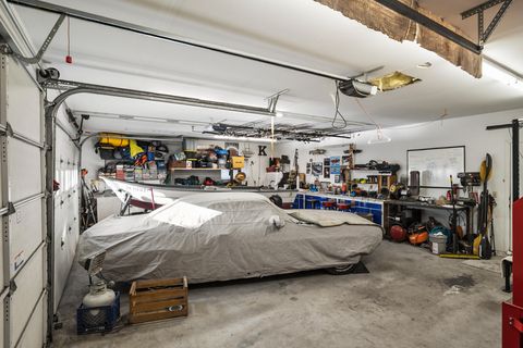 Tiny photo for 18870 Tuscarora Lane, Bend, OR 97702 (MLS # 220213369)