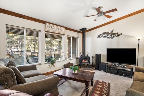 Tiny photo for 18870 Tuscarora Lane, Bend, OR 97702 (MLS # 220213369)