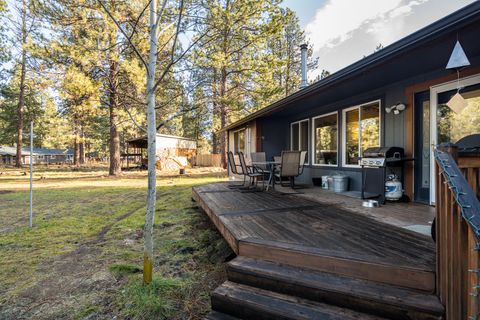Tiny photo for 18870 Tuscarora Lane, Bend, OR 97702 (MLS # 220213369)