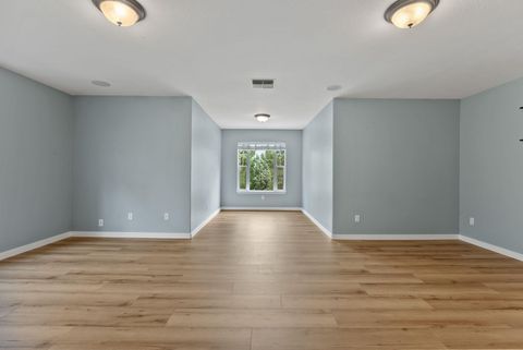 Tiny photo for 3025 NW Fairway Heights Drive, Bend, OR 97703 (MLS # 220212890)