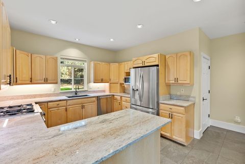 Tiny photo for 3025 NW Fairway Heights Drive, Bend, OR 97703 (MLS # 220212890)