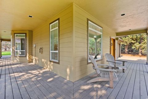 Tiny photo for 3025 NW Fairway Heights Drive, Bend, OR 97703 (MLS # 220212890)