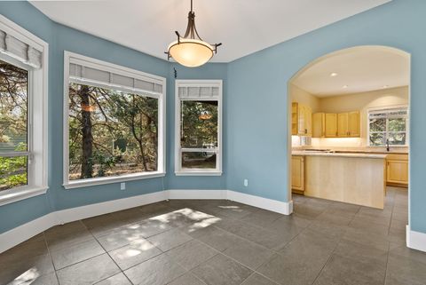 Tiny photo for 3025 NW Fairway Heights Drive, Bend, OR 97703 (MLS # 220212890)