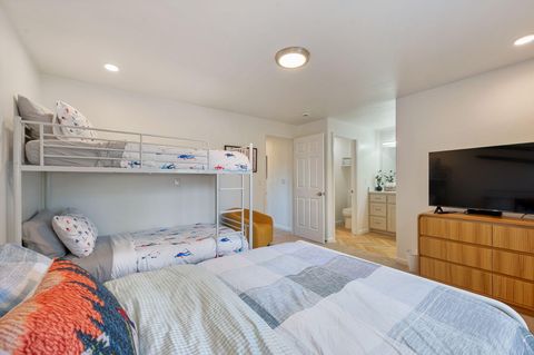 Tiny photo for 63341 Lavacrest Street, Bend, OR 97703 (MLS # 220211203)