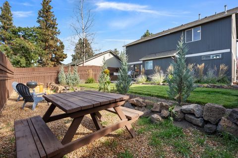 Tiny photo for 63341 Lavacrest Street, Bend, OR 97703 (MLS # 220211203)