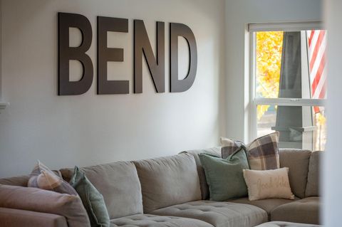 Tiny photo for 63341 Lavacrest Street, Bend, OR 97703 (MLS # 220211203)