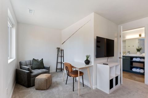 Tiny photo for 63341 Lavacrest Street, Bend, OR 97703 (MLS # 220211203)