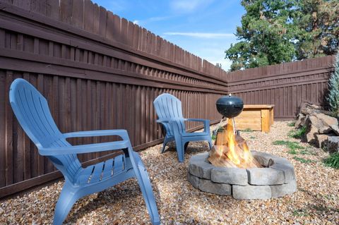 Tiny photo for 63341 Lavacrest Street, Bend, OR 97703 (MLS # 220211203)