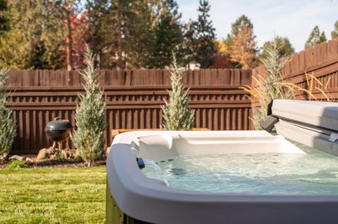 Tiny photo for 63341 Lavacrest Street, Bend, OR 97703 (MLS # 220211203)