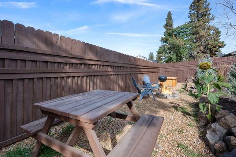Tiny photo for 63341 Lavacrest Street, Bend, OR 97703 (MLS # 220211203)