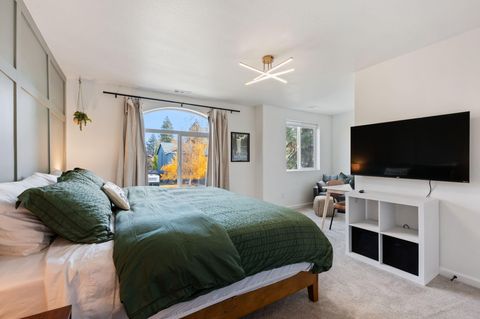 Tiny photo for 63341 Lavacrest Street, Bend, OR 97703 (MLS # 220211203)