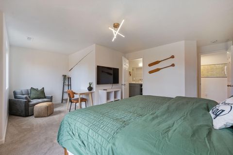 Tiny photo for 63341 Lavacrest Street, Bend, OR 97703 (MLS # 220211203)