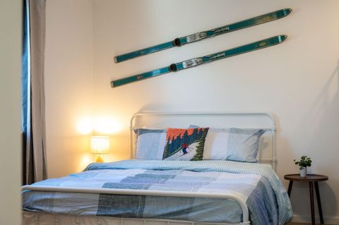 Tiny photo for 63341 Lavacrest Street, Bend, OR 97703 (MLS # 220211203)