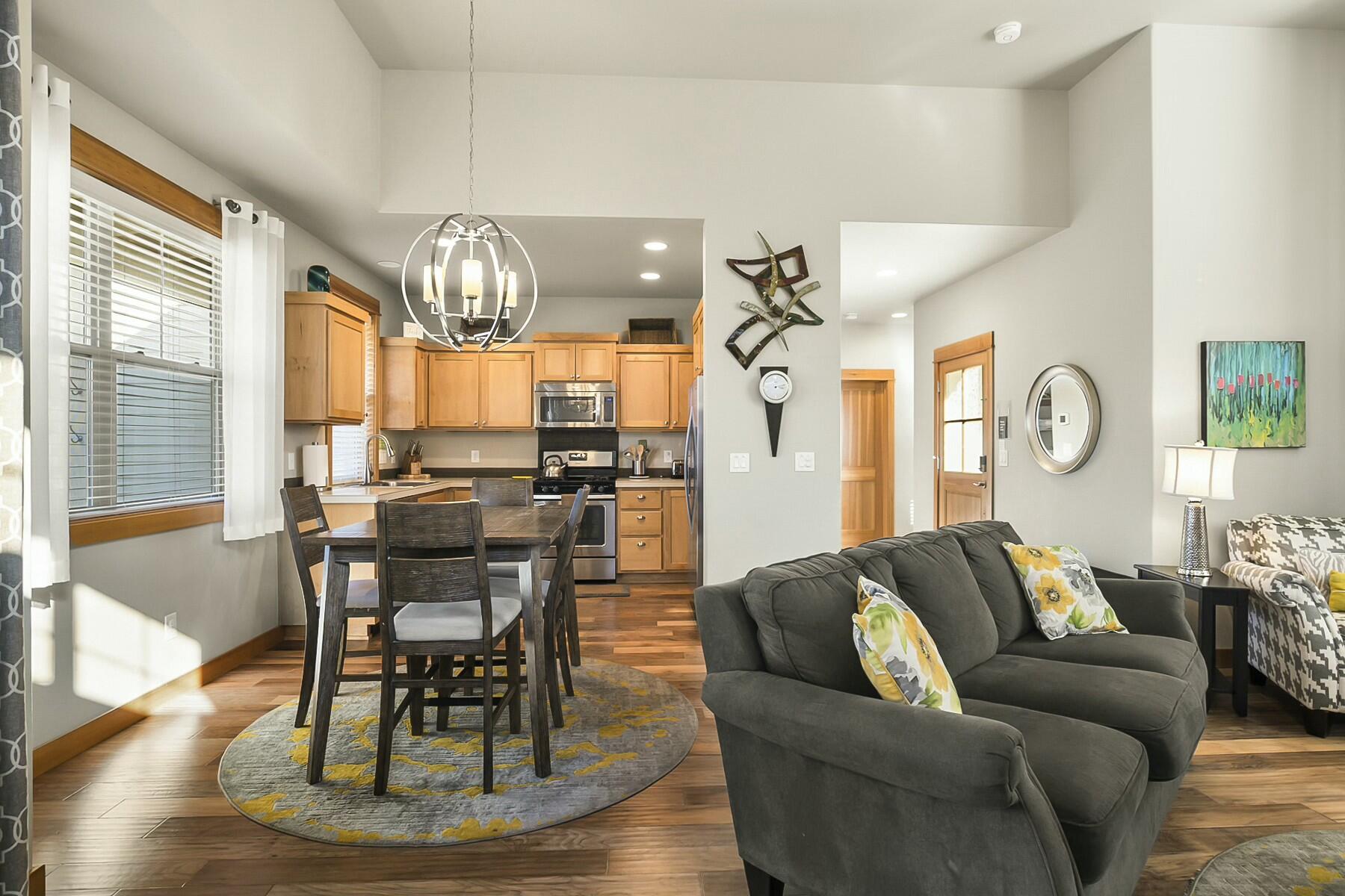 Eagle Crest - Residential