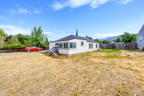 Photo of 1342 E Main Street, Ashland, OR 97520 (MLS # 220227291)