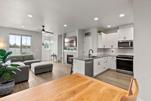 Tiny photo for 3710 NE Petrosa Avenue, Bend, OR 97701 (MLS # 220211143)