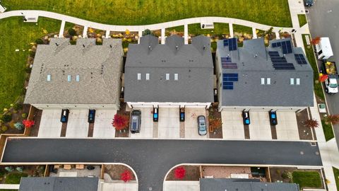 Tiny photo for 3710 NE Petrosa Avenue, Bend, OR 97701 (MLS # 220211143)