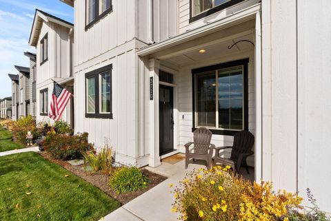 Tiny photo for 3710 NE Petrosa Avenue, Bend, OR 97701 (MLS # 220211143)